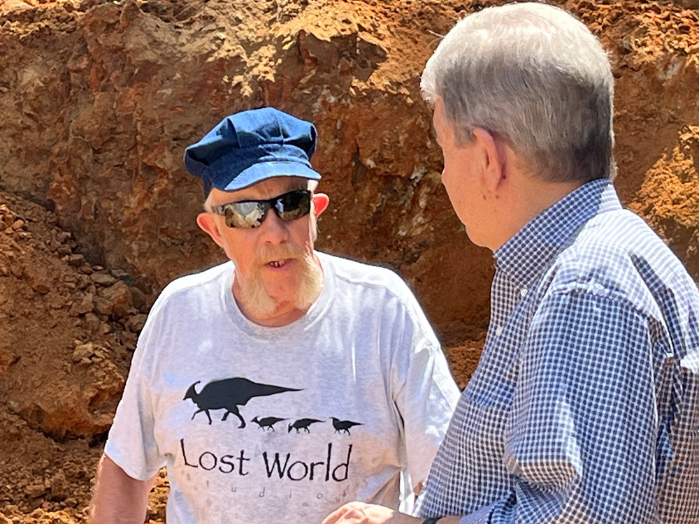 Senator Blunt visiting dig site